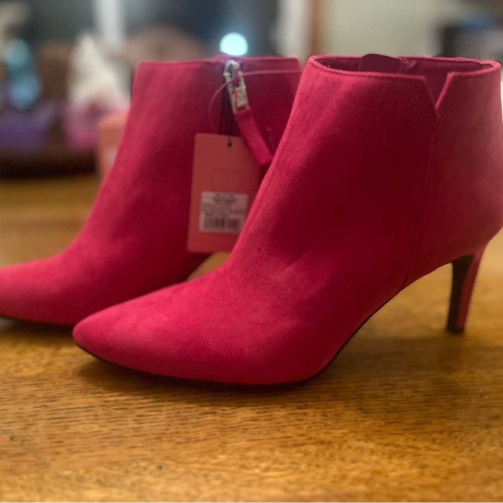 Sam & Libby hot pink ankle boots, Size 8 - Picture 2 of 11